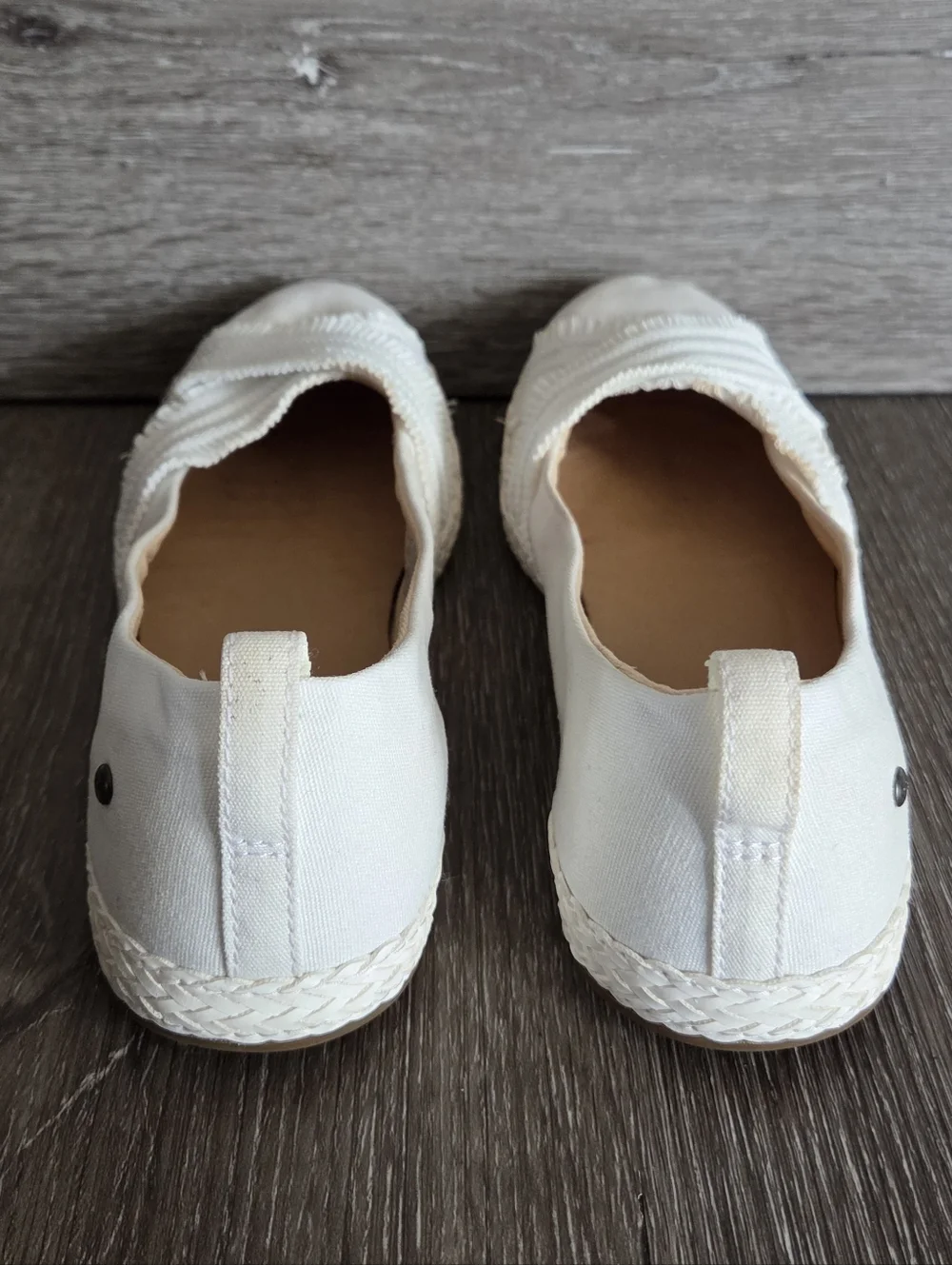 UGG Ynez Ballet Flats Womens 7 US Slip On Sherpa Heel Canvas Shoes White 1092238